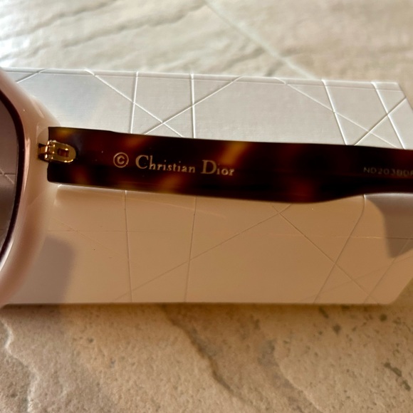 Chriistian Dior oversized sunglasses in great condition - Picture 5 of 6